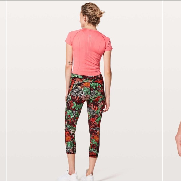 Lululemon Time To Sweat Crop *23" Zen Garden Multi red green black size 6 - Picture 3 of 15